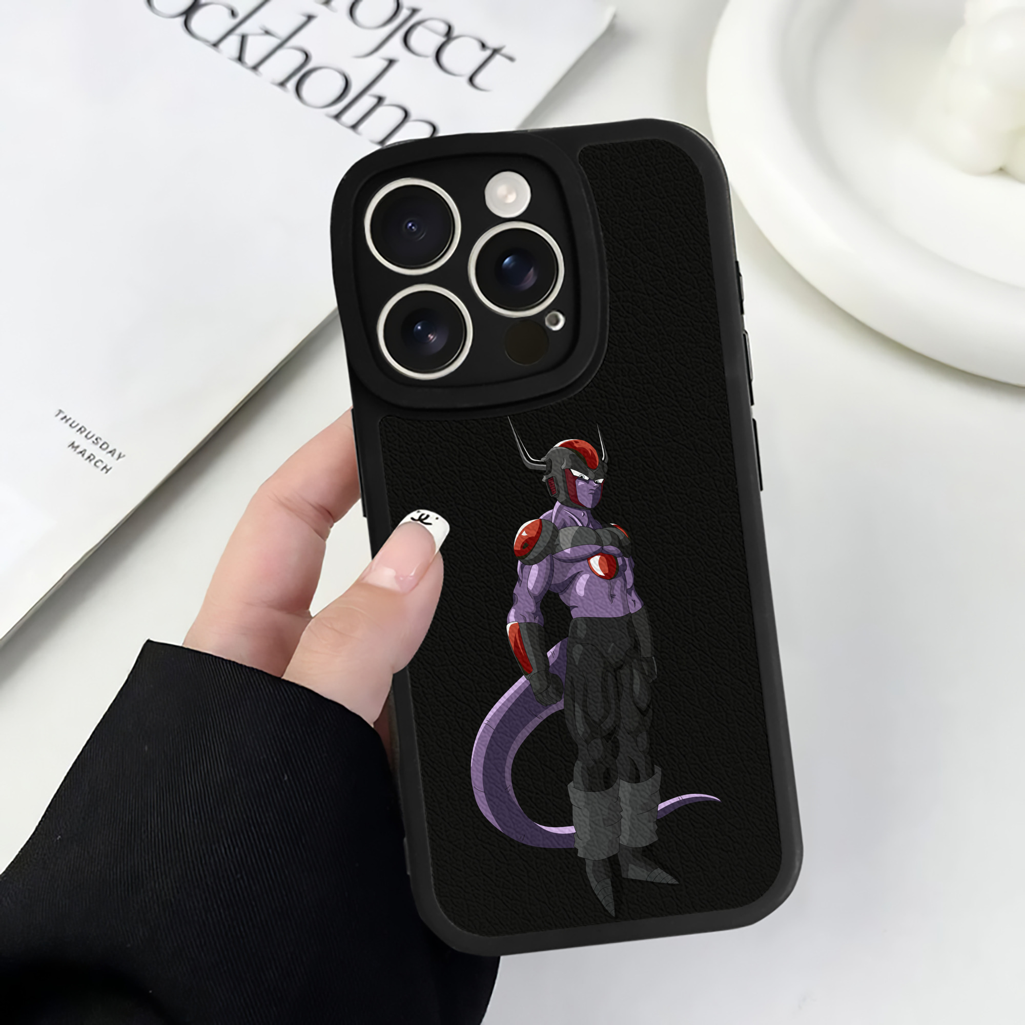 （画像用） ドラゴンボール フリーザ DRAGON BALL Frieza 【iPhone 16シリーズ対応】シリコンスマホケース（レザー調） 材質：シリコン